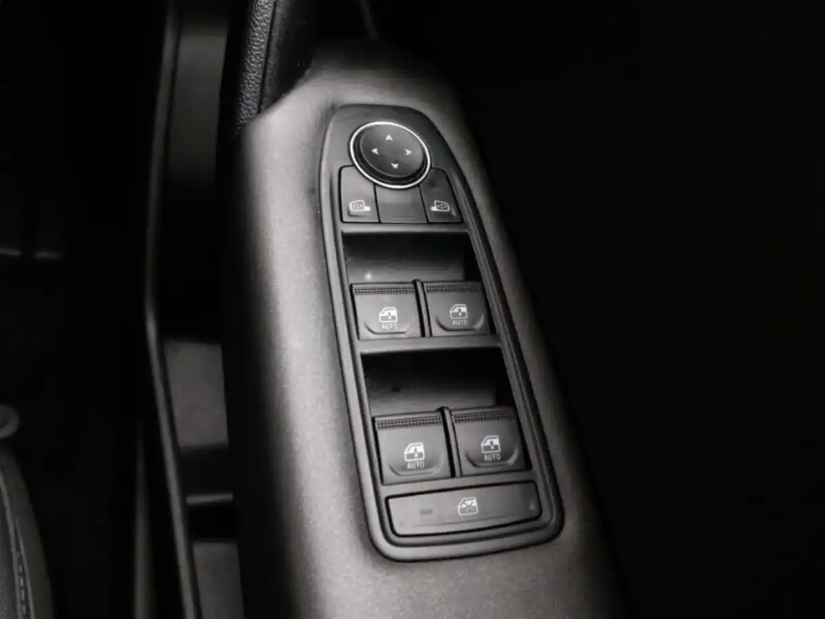 2022-renault-captur-13-tce-iconic-edition-edc-auto-big-18