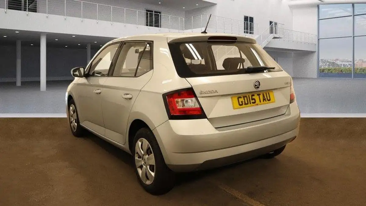 2015-skoda-fabia-12-tsi-s-hatchback-big-3
