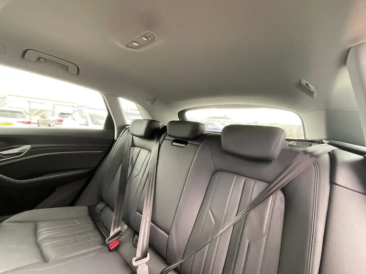 2022-audi-e-tron-55e-technik-station-wagon-big-13