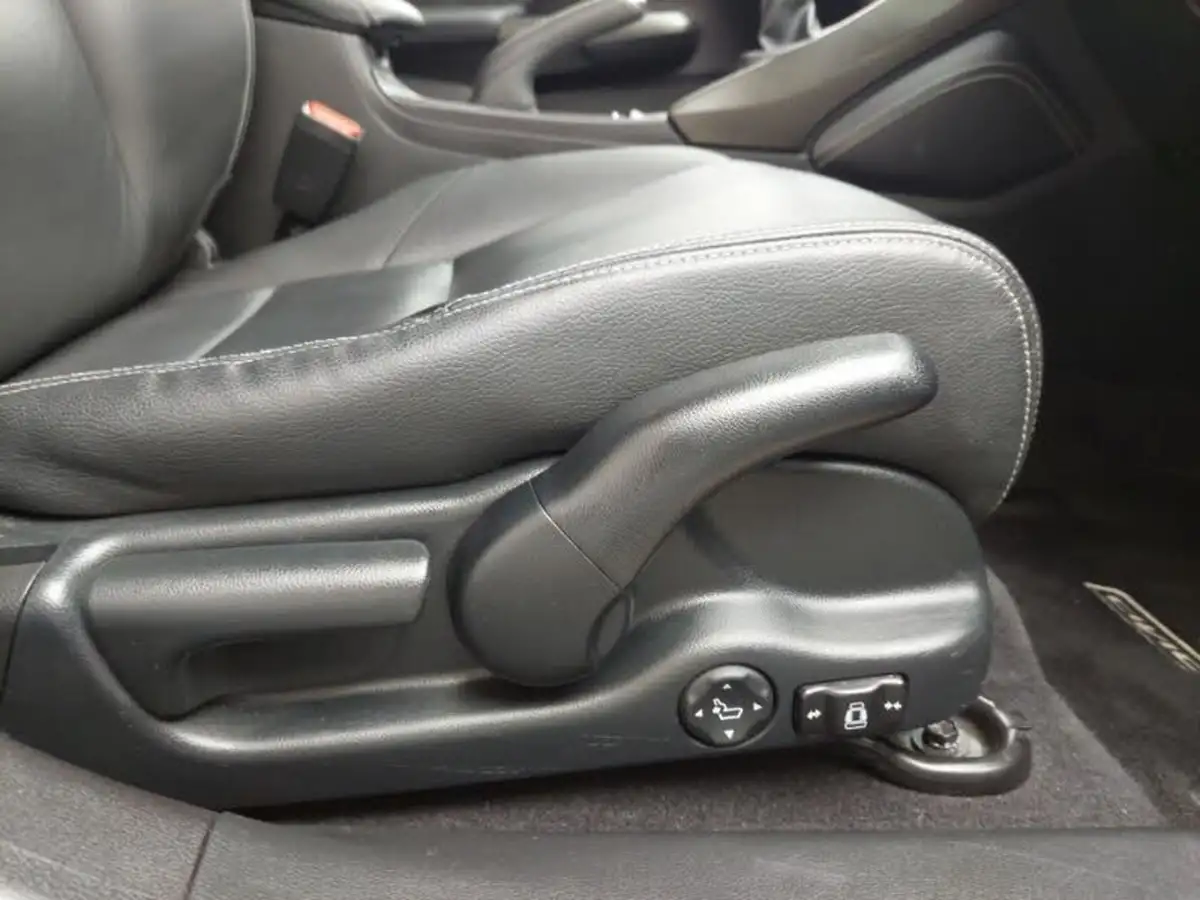 2015-honda-civic-16-i-dtec-sr-honda-connect-with-navi-tourer-big-12