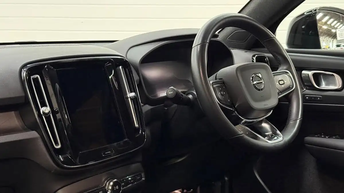 2022-volvo-c40-e-twin-recharge-pro-big-40