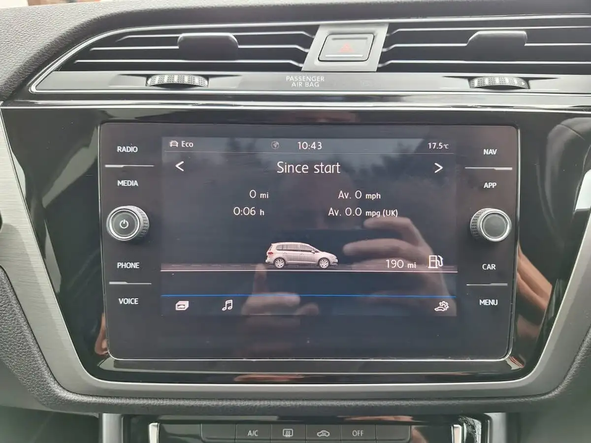 2018-volkswagen-touran-16tdi-se-family-big-40