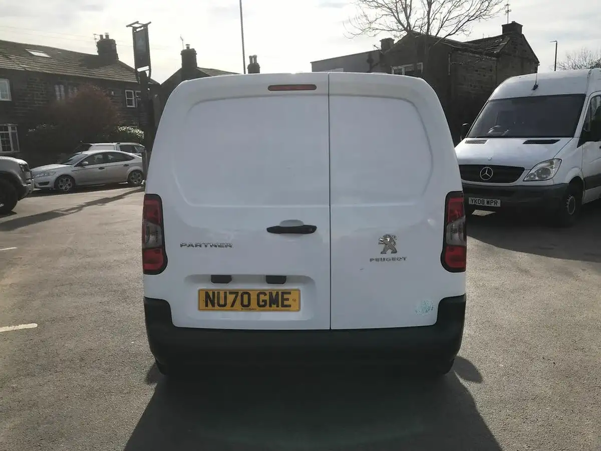 2020-peugeot-partner-15-bluehdi-1000-professional-100ps-eu6dt-panel-big-11