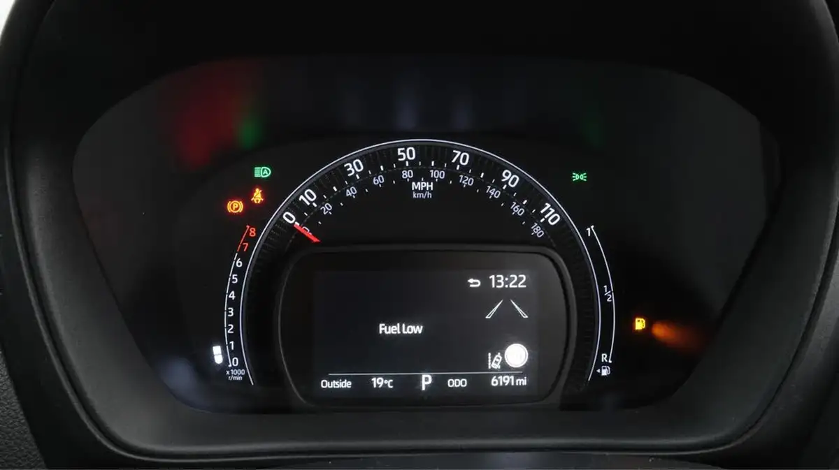 2022-toyota-aygo-x-10-vvt-i-edge-cvt-big-10