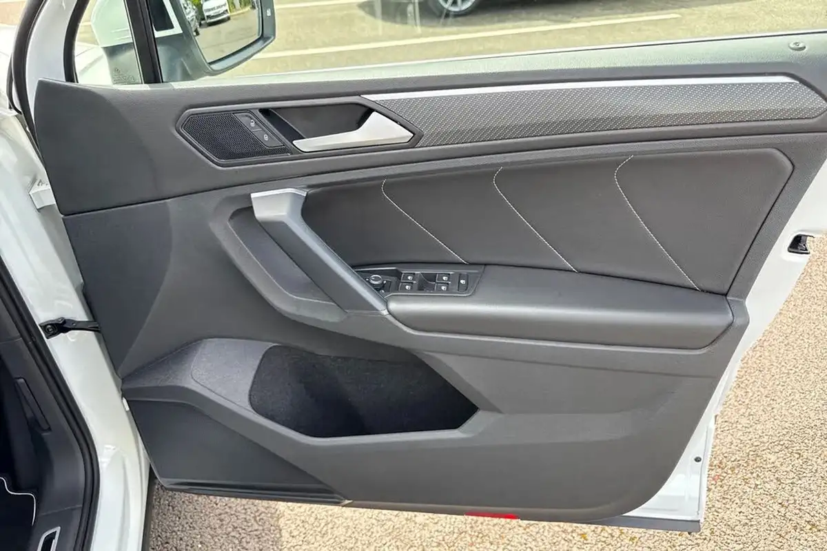 2021-volkswagen-tiguan-15-tsi-r-line-big-17
