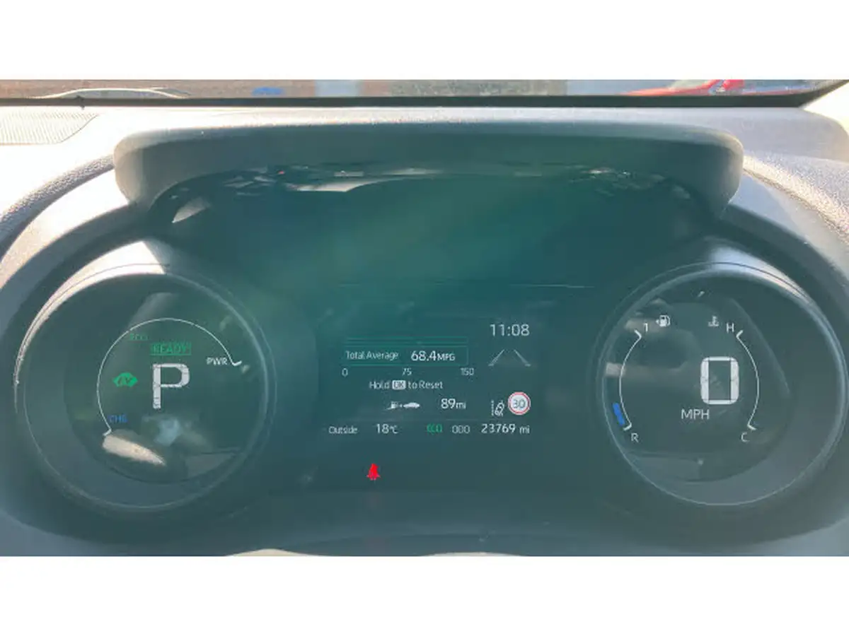 2022-toyota-yaris-15-vvt-i-design-big-17