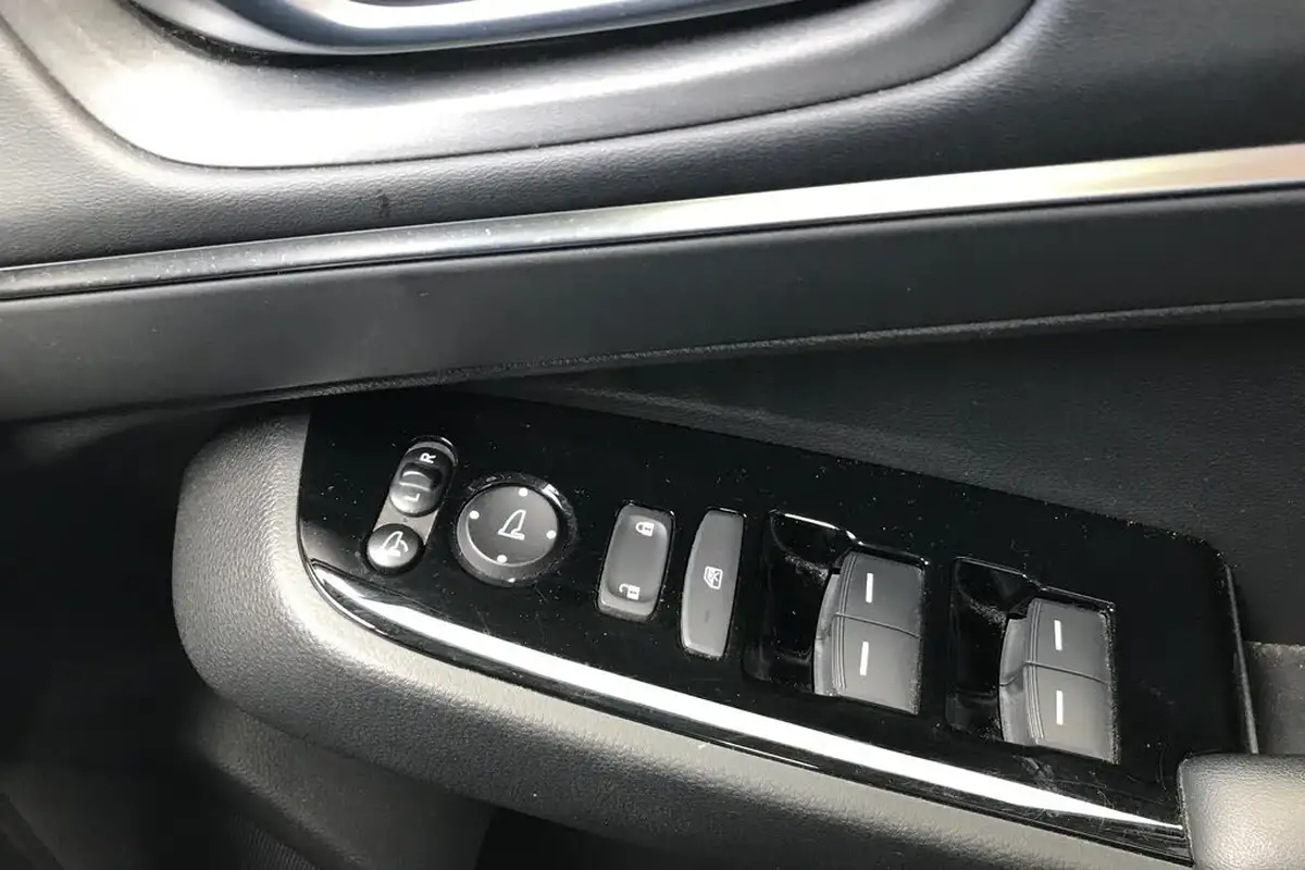 2021-honda-hr-v-15-i-mmd-advance-big-14