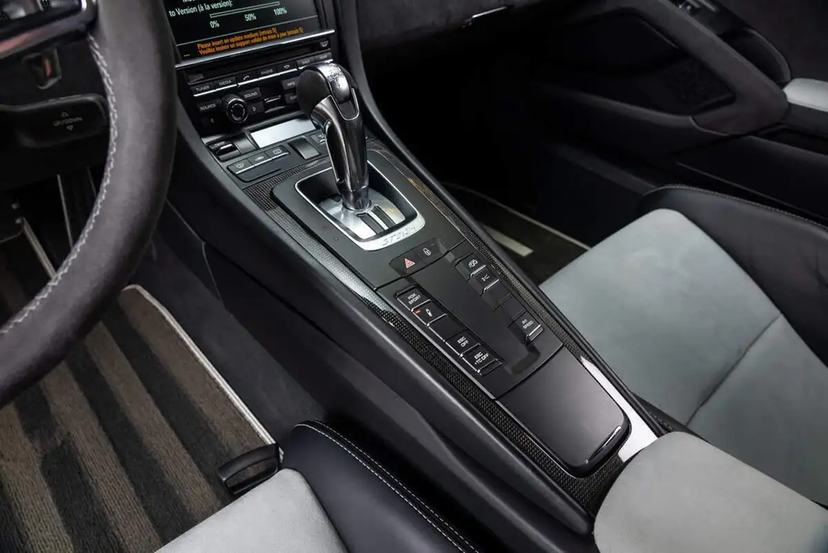 2016-porsche-911-big-23
