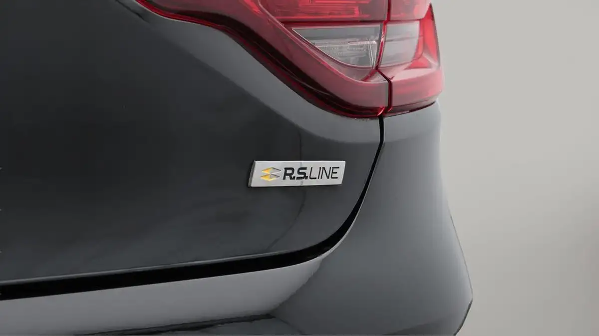 2020-renault-clio-13-tce-rs-line-big-23