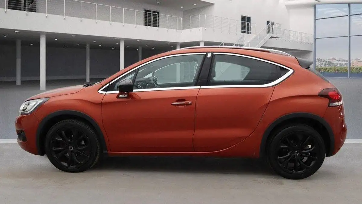 2016-ds-ds-4-16bluehdi-crossback-eat6-big-5