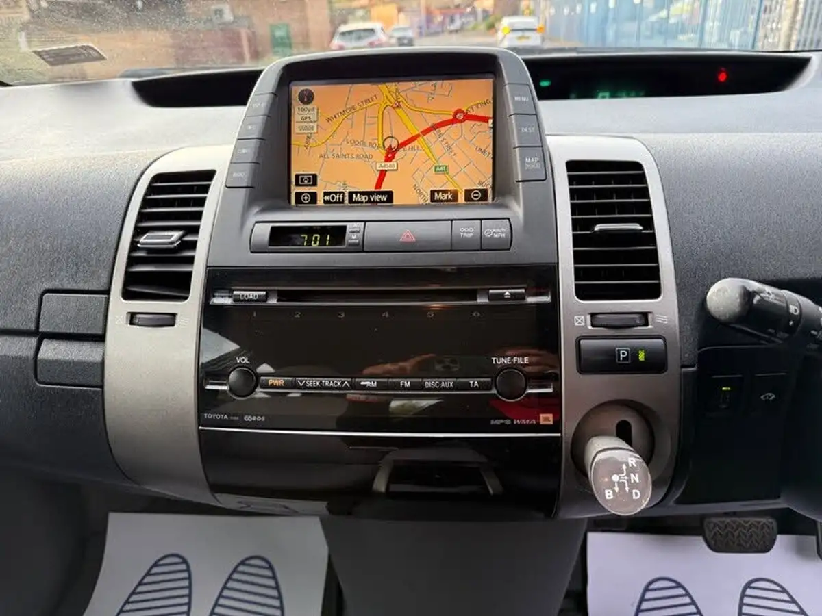 2007-toyota-prius-15-vvt-i-t-spirit-big-13