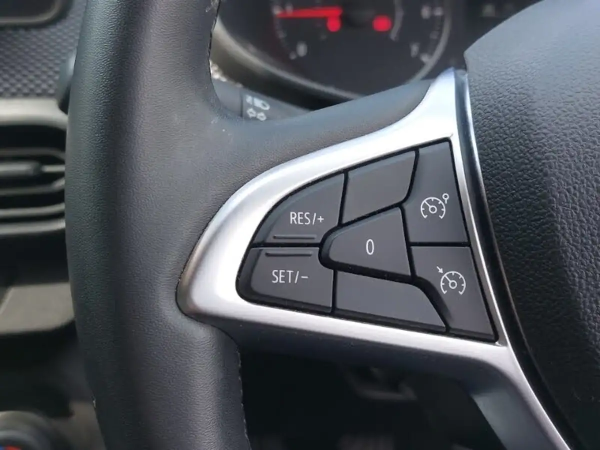 2022-dacia-sandero-10-tce-comfort-90bhp-big-15