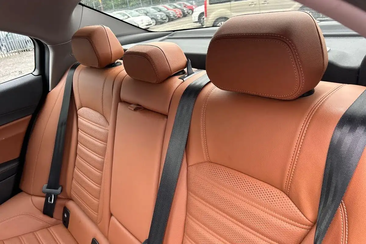 2019-alfa-romeo-giulia-20-veloce-big-18