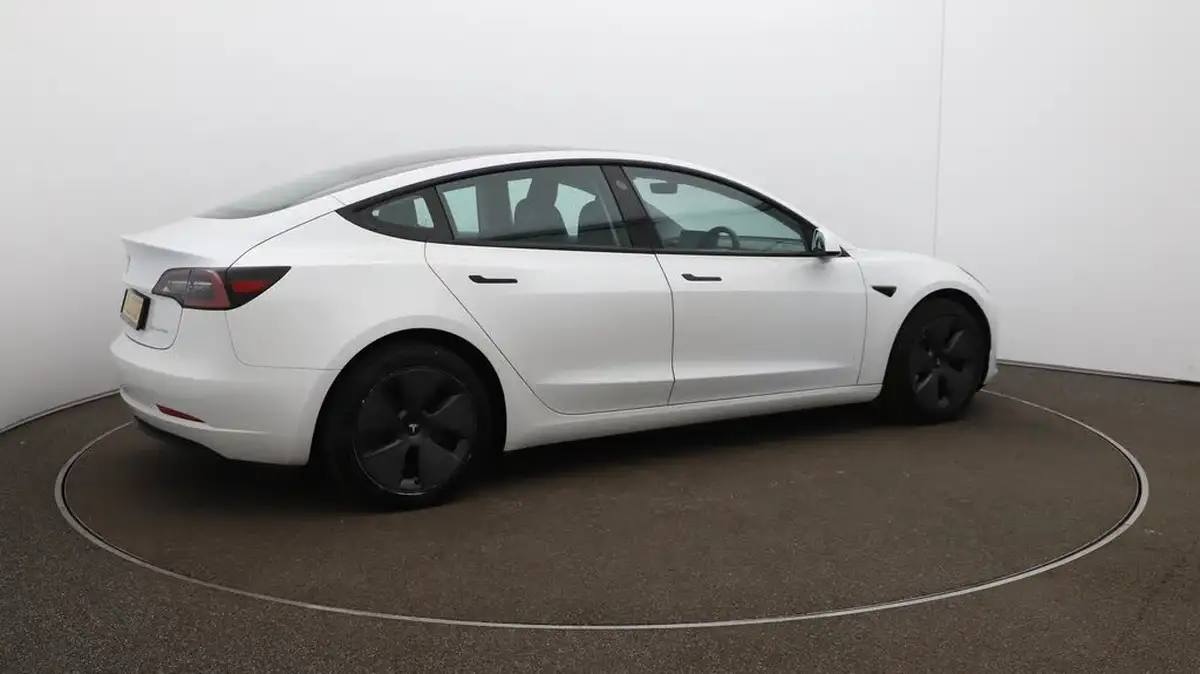2021-tesla-model-3-e-long-range-4x4-big-52