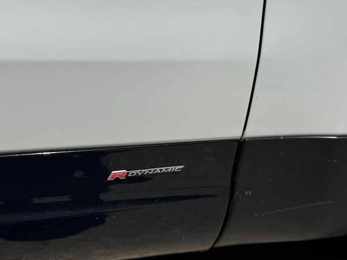 2021-land-rover-discovery-30-d300-r-dynamic-se-big-41