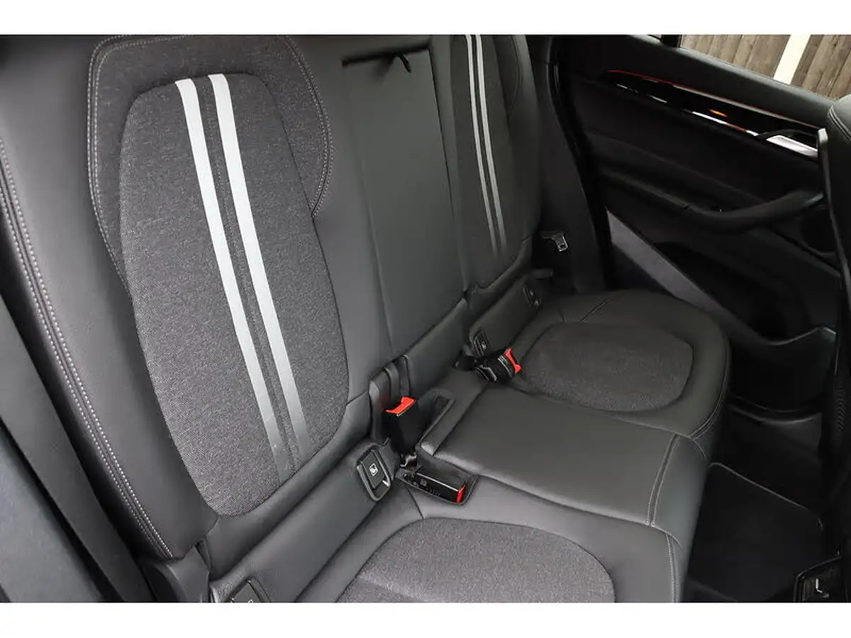 2021-bmw-x1-20-xdrive20i-sport-big-26
