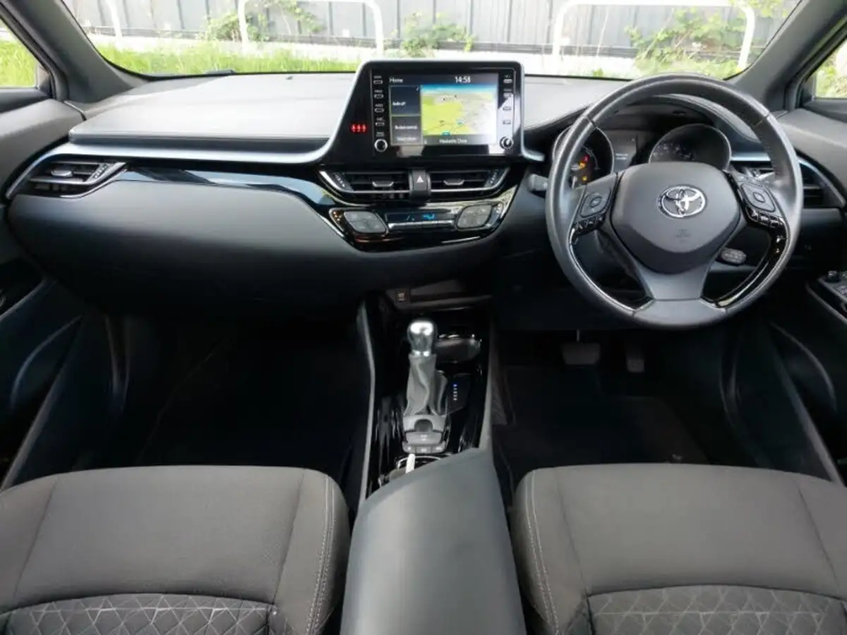 2021-toyota-c-hr-18-vvt-i-design-big-2