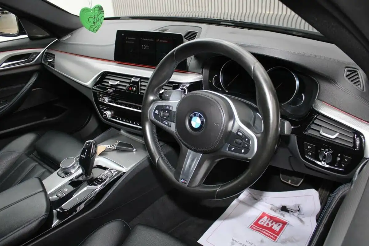 2017-bmw-5-series-20td-520d-m-sport-xdrive-saloon-4d-big-11