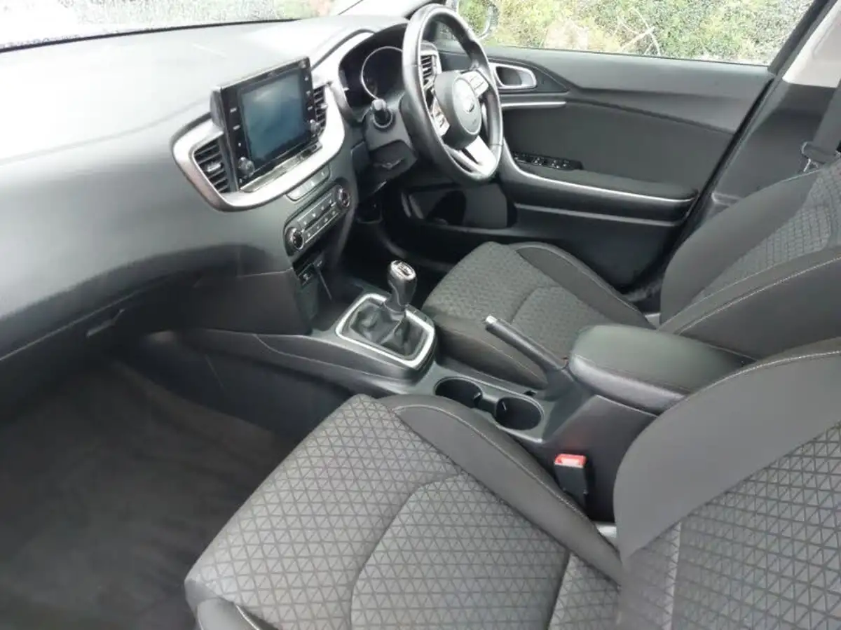 2020-kia-xceed-10-t-gdi-2-big-4