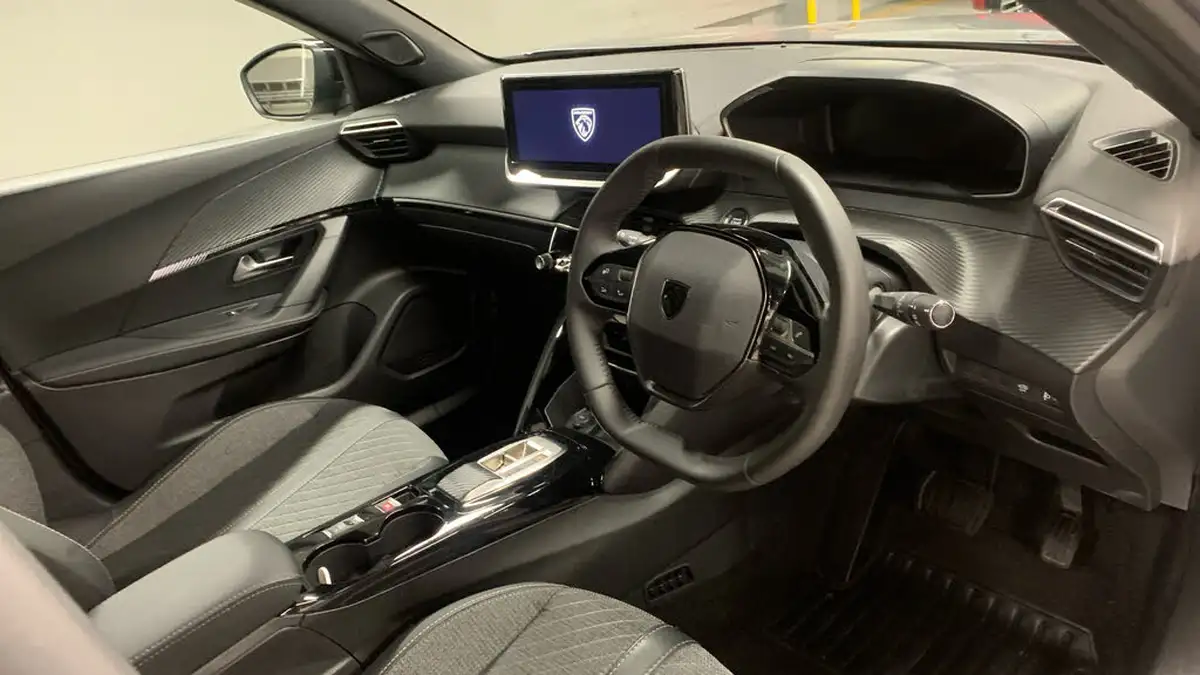 2024-peugeot-2008-suv-e-allure-136ps-50kwh-big-10