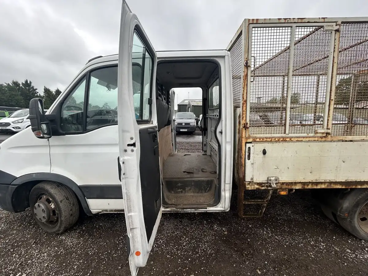 2013-iveco-daily-c-class-23td-35c13-lwb-35c13d-crewcab-big-18