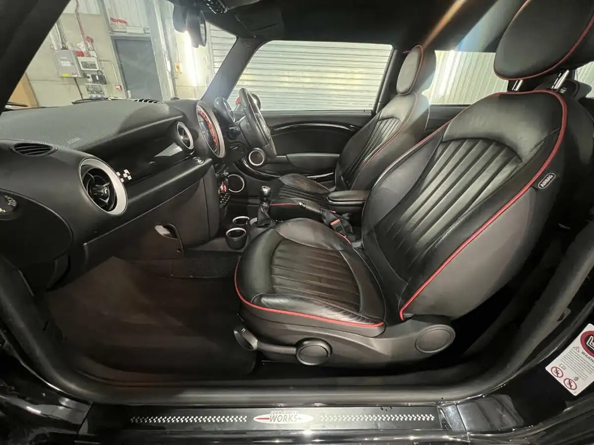2012-mini-cooper-16-john-cooper-works-hatchback-3d-big-10