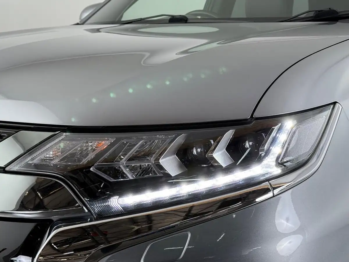 2018-mitsubishi-outlander-24-4h-phev-big-4