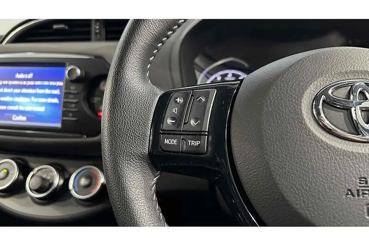 2018-toyota-yaris-15-vvt-i-icon-tech-111bhp-1496cc-cvt-big-29