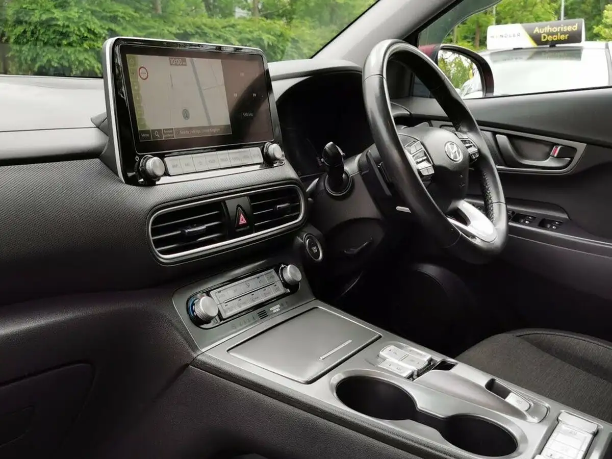 2020-hyundai-kona-e-premium-204ps-big-10