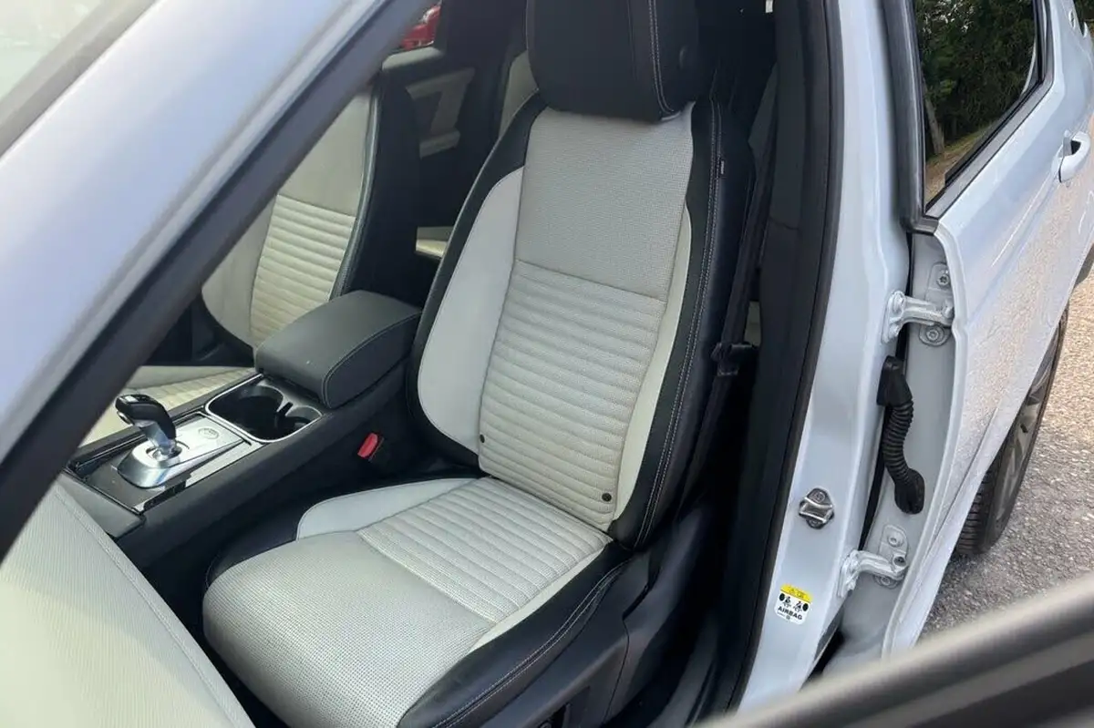 2019-land-rover-discovery-sport-20-d180-r-dynamic-se-big-33