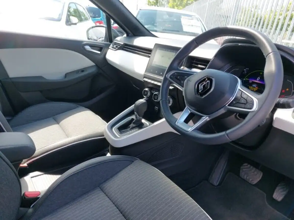 2023-renault-clio-16-techno-big-10