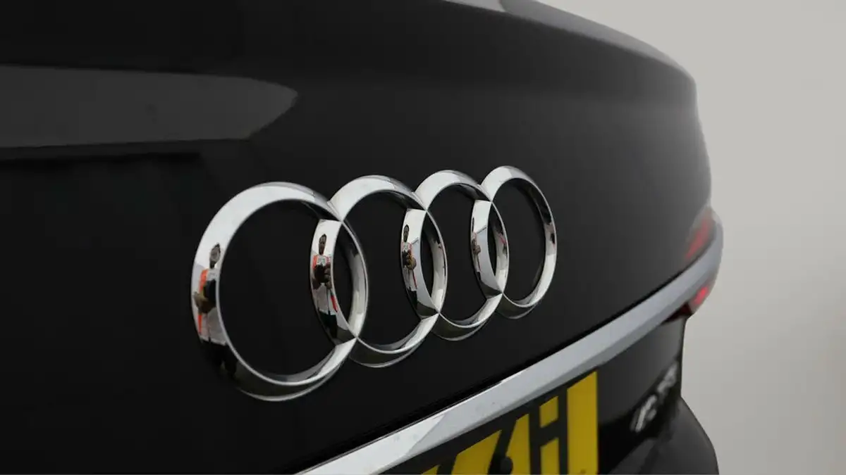 2022-audi-a6-saloon-20-40-tfsi-sport-big-22