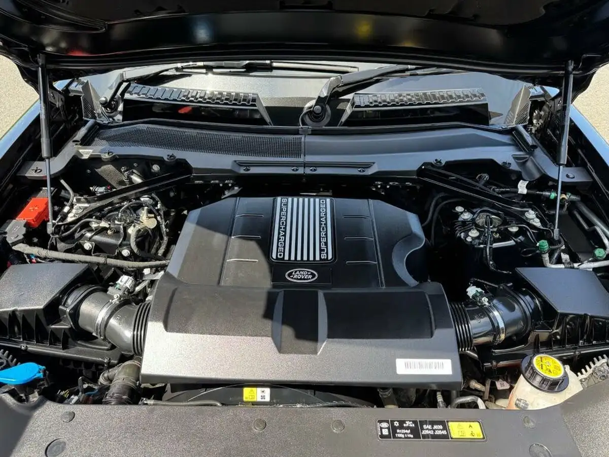 2022-land-rover-110-defender-50-p525-v8-big-32