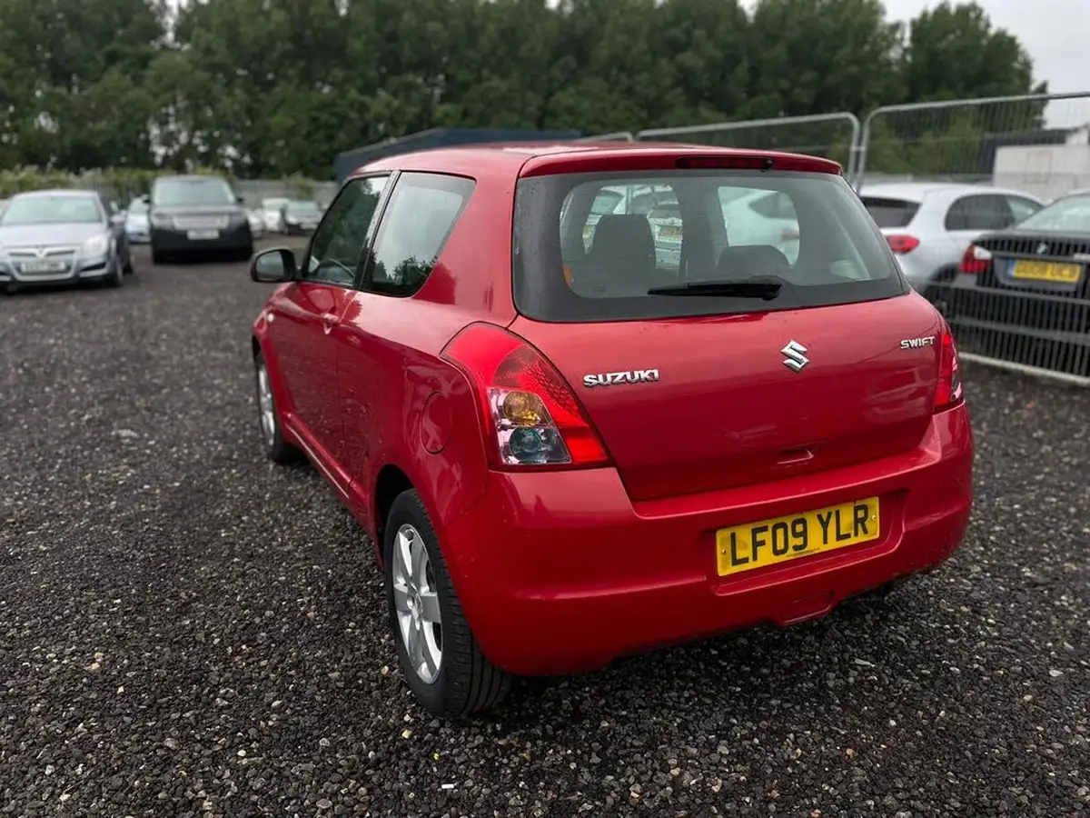 2009-suzuki-swift-15-glx-3d-big-8