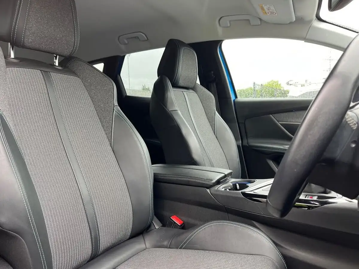 2021-peugeot-3008-suv-12-puretech-allure-premium-big-25