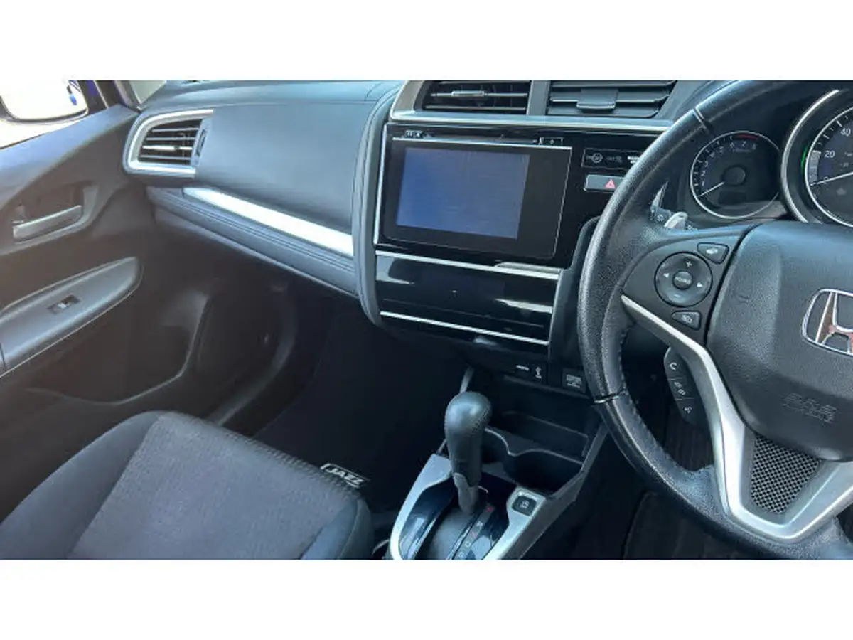 2019-honda-jazz-13-i-vtec-ex-navi-cvt-big-25