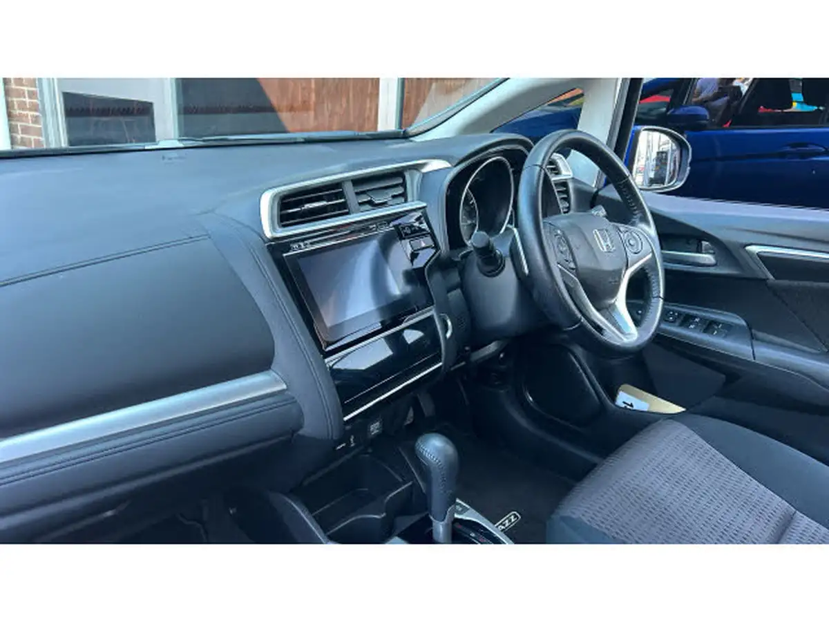 2019-honda-jazz-13-i-vtec-ex-navi-cvt-big-1