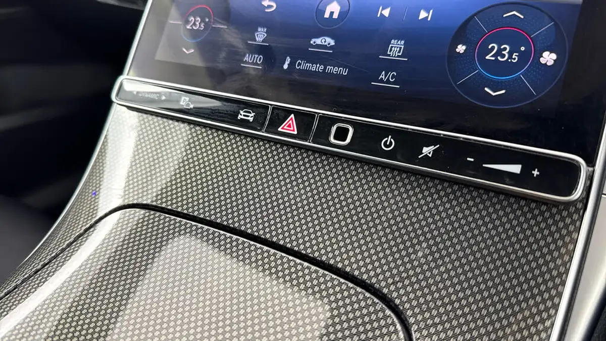 2022-mercedes-benz-c-class-big-18