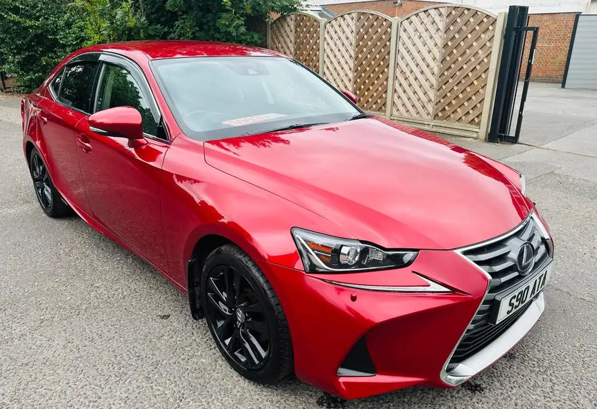 2017-lexus-is-300h-25-advance-big-15