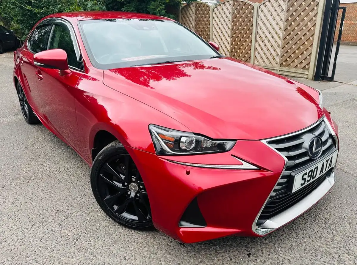 2017-lexus-is-300h-25-advance-big-19