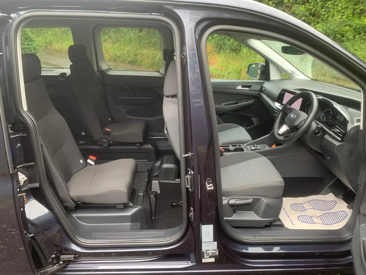 2024-ford-tourneo-connect-20-titanium-auto-big-2