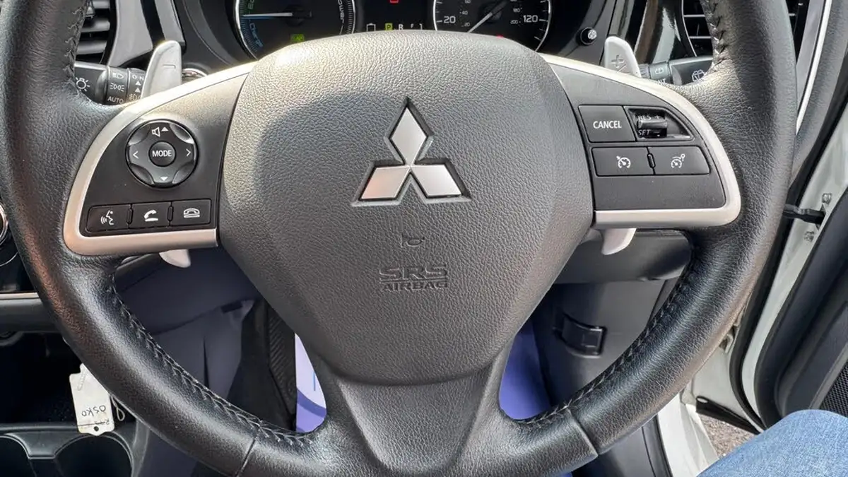 2015-mitsubishi-outlander-20-gx3h-phev-5st-big-23