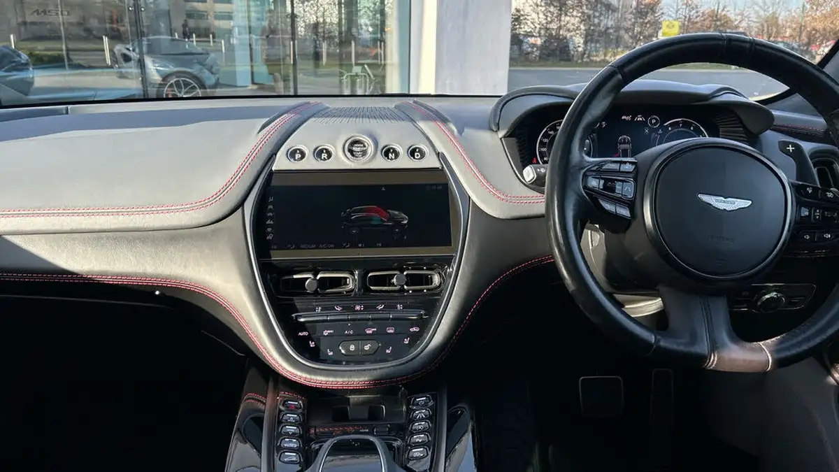 2021-aston-martin-dbx-40-v8-big-9