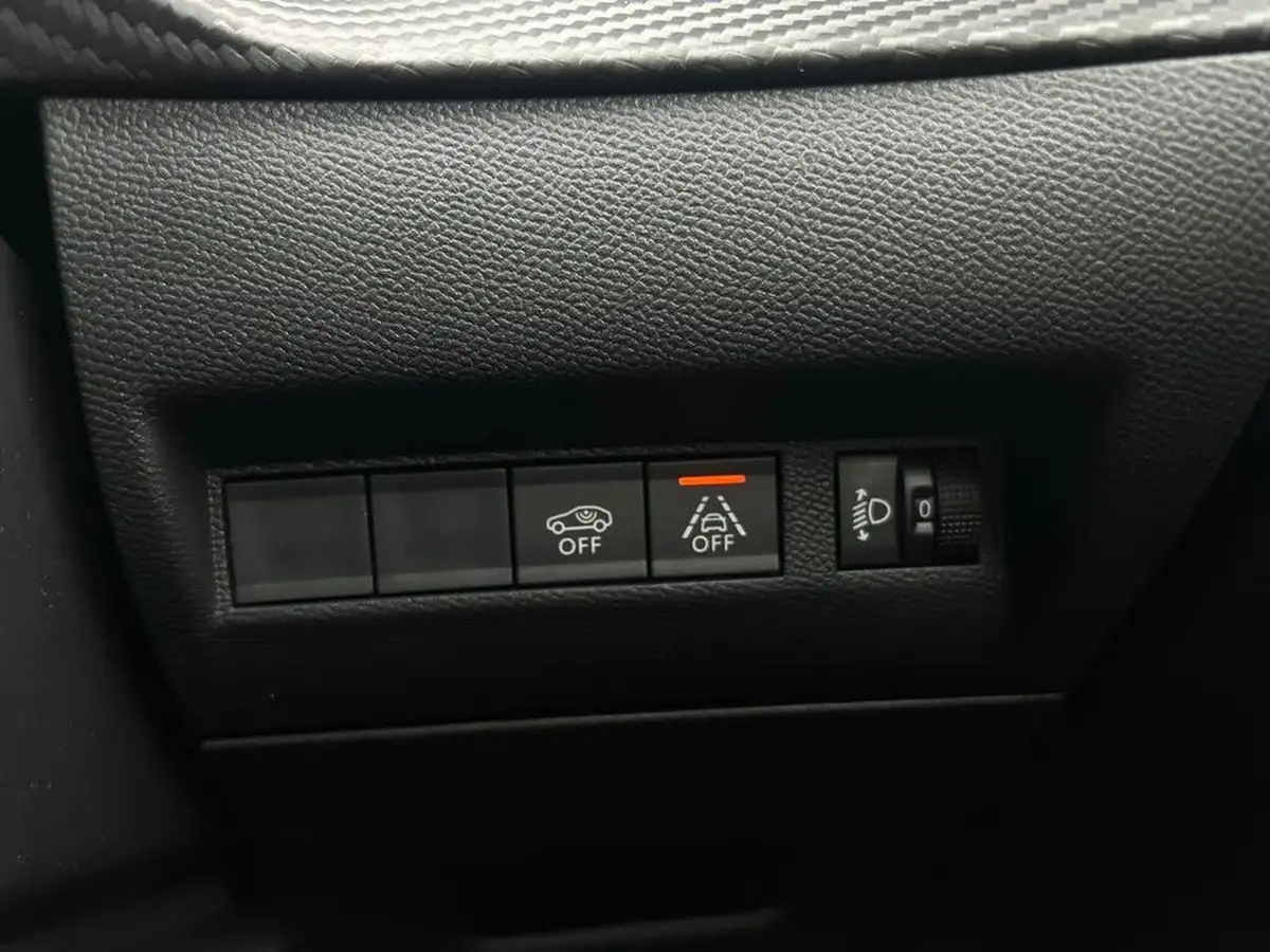 2022-peugeot-208-12-puretech-active-premium-100bhp-eat8-big-27