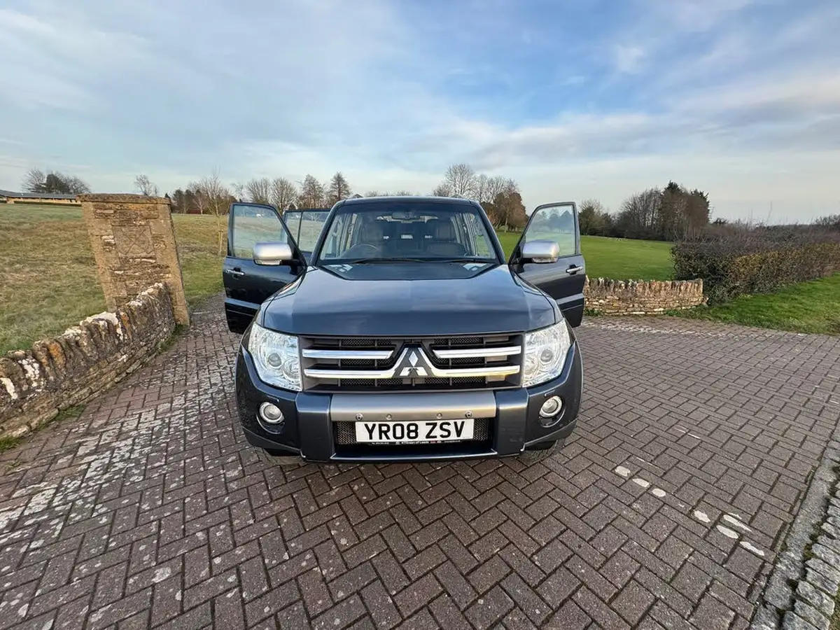 2008-mitsubishi-shogun-32td-diamond-5d-big-19