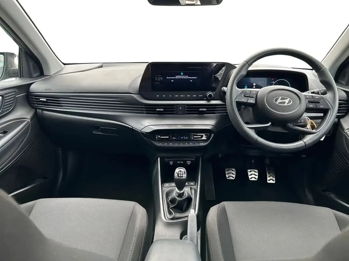 2024-hyundai-bayon-10-t-gdi-premium-100ps-two-tone-roof-big-9