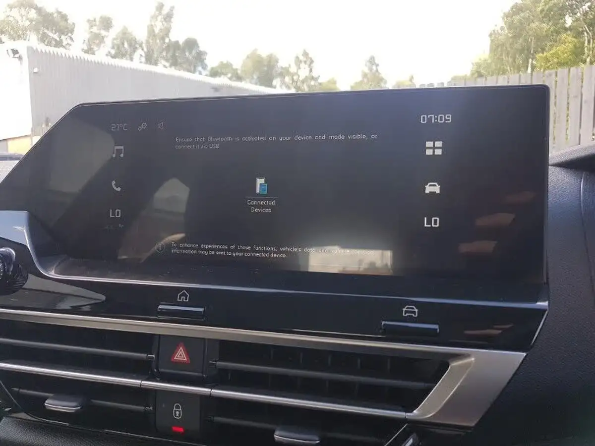 2023-citroen-c4-12-puretech-sense-big-15