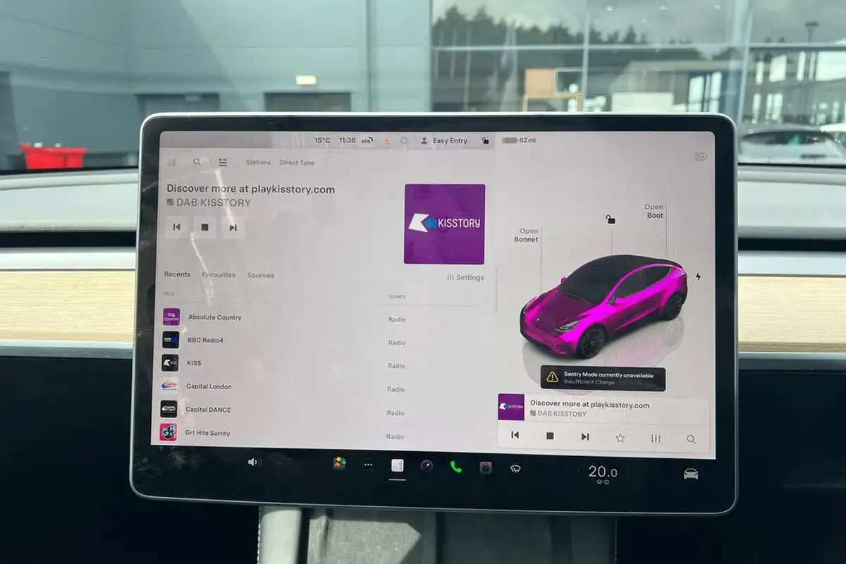 2022-tesla-model-y-e-long-range-big-6