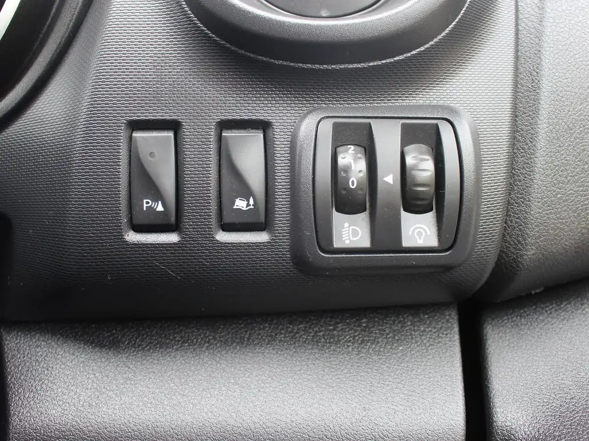 2021-renault-trafic-20dci-ll30-energy-120-business-panel-big-10