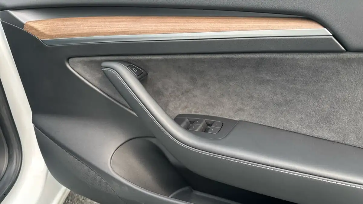2023-tesla-model-3-e-rwd-241bhp-big-21
